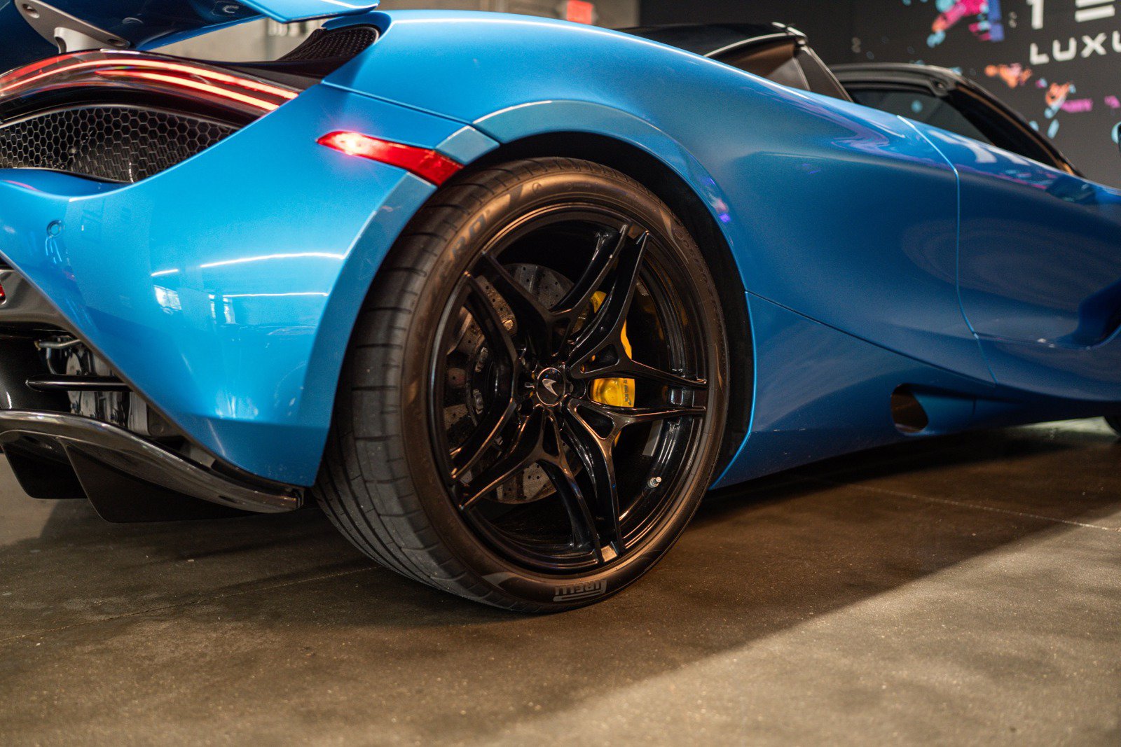 Used 2020 McLaren 720S Spider photo 17