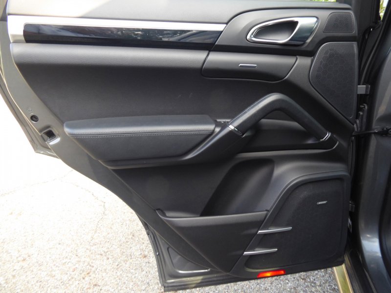 2014 Porsche Cayenne GTS