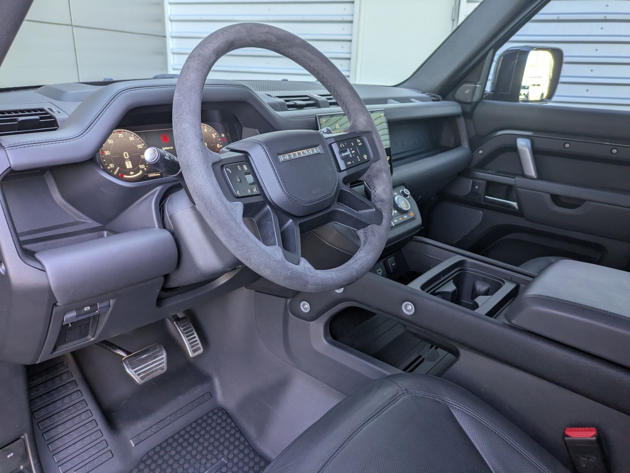 2024 Land Rover Defender 110 Carpathian Edition