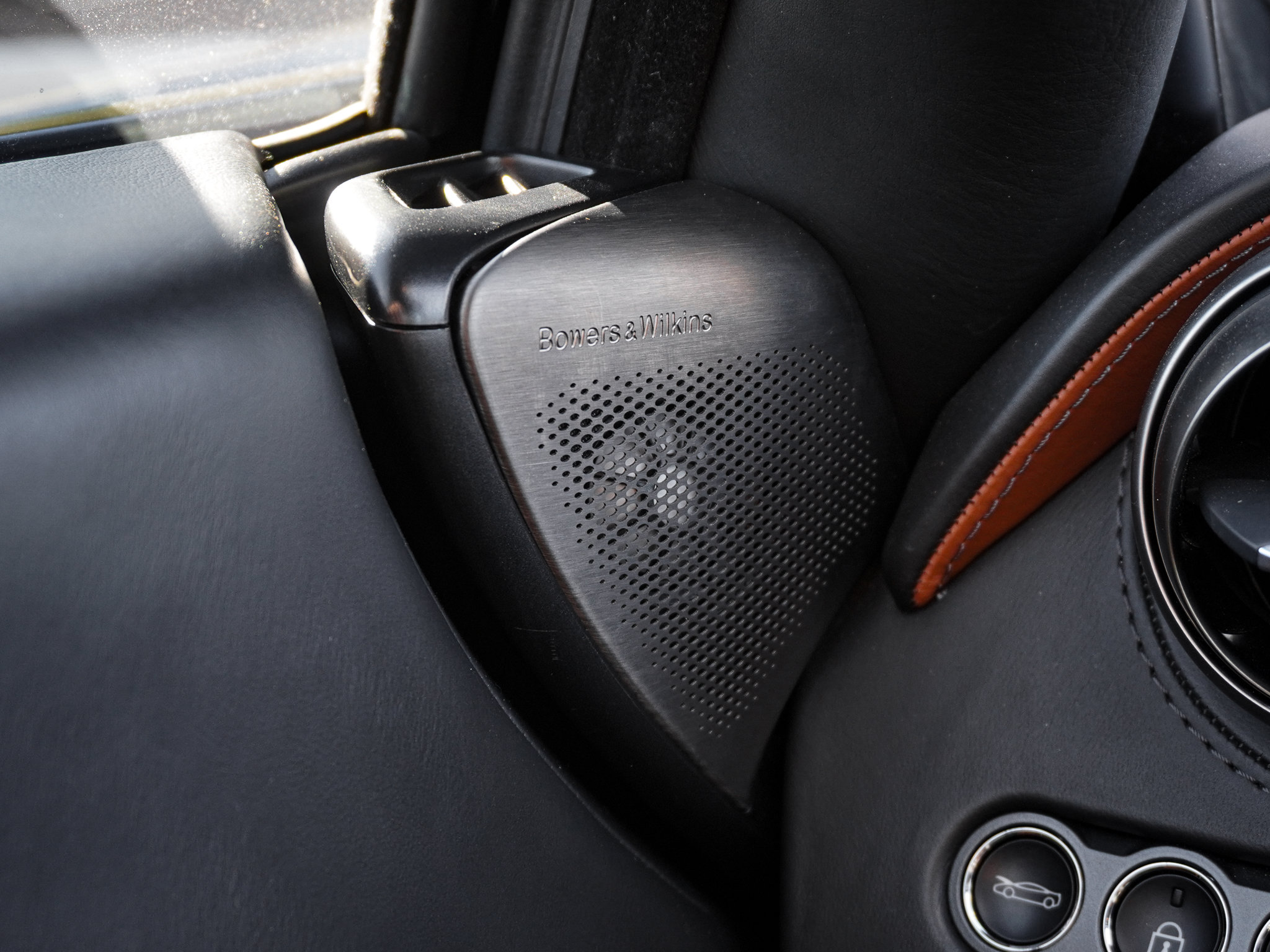 Used 2018 McLaren 720S Luxury photo 21