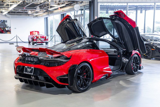Used 2021 McLaren 765LT photo 6