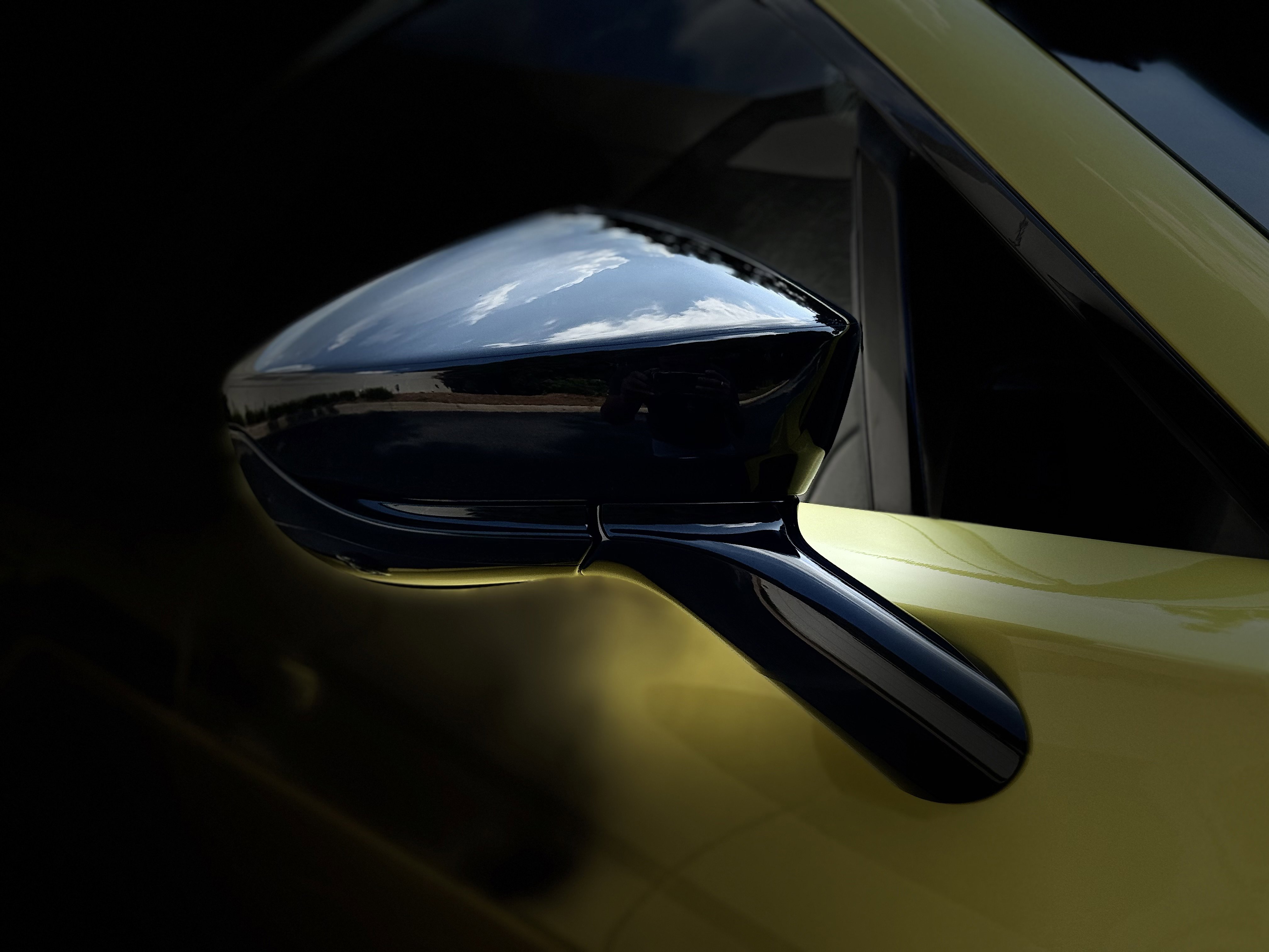 2021 Aston Martin DBX