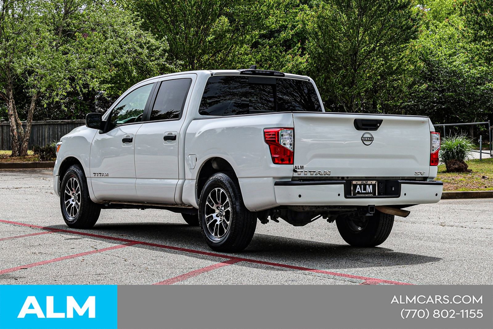 2023 Nissan Titan SV