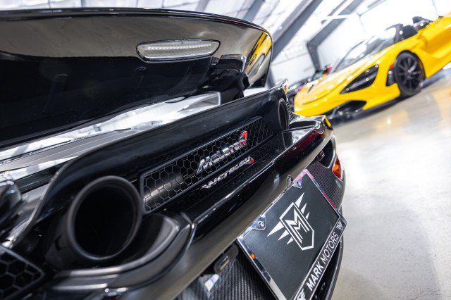 Used 2018 McLaren 720S Performance photo 28