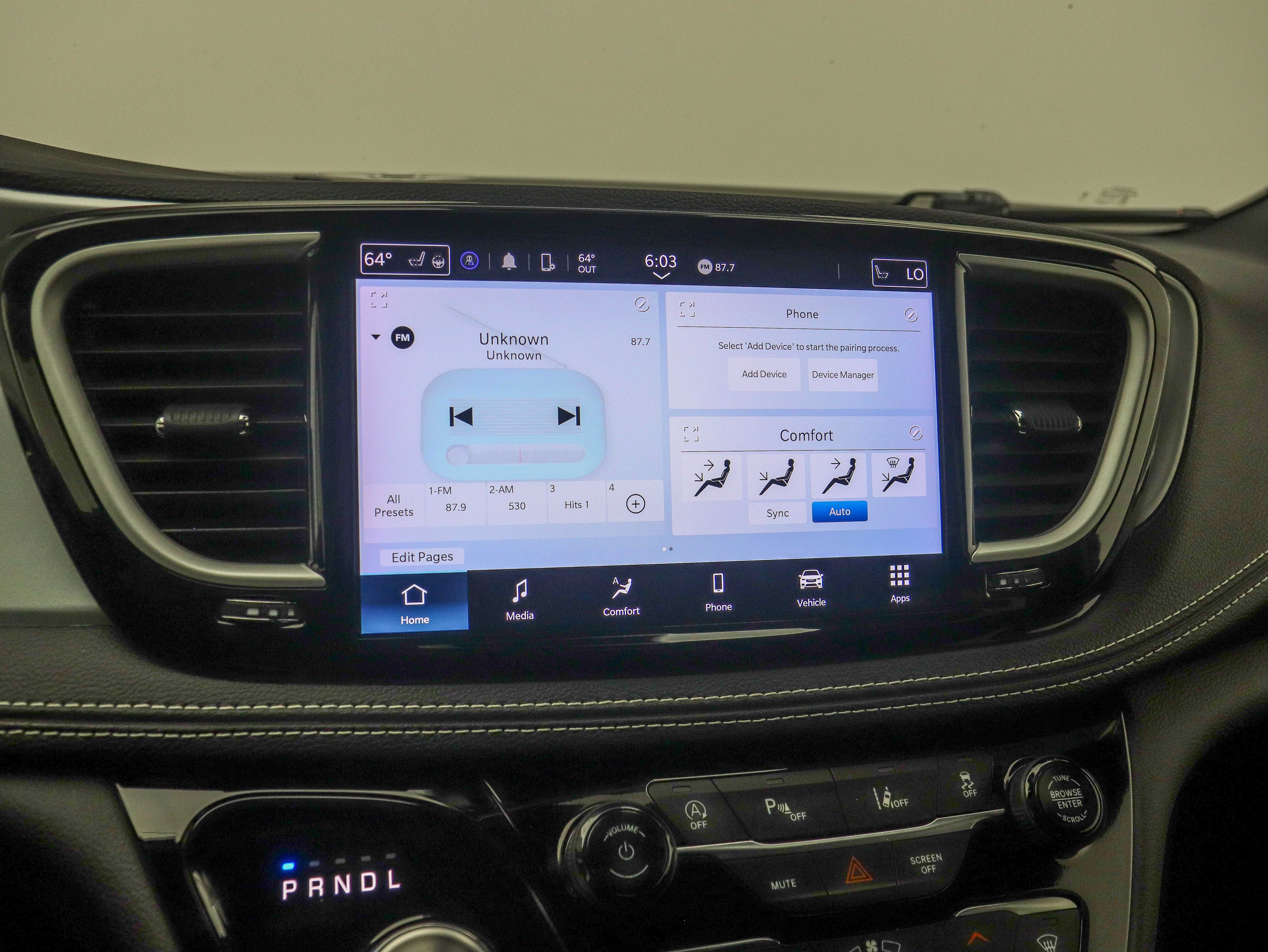 2024 Chrysler Pacifica Touring - Photo 25