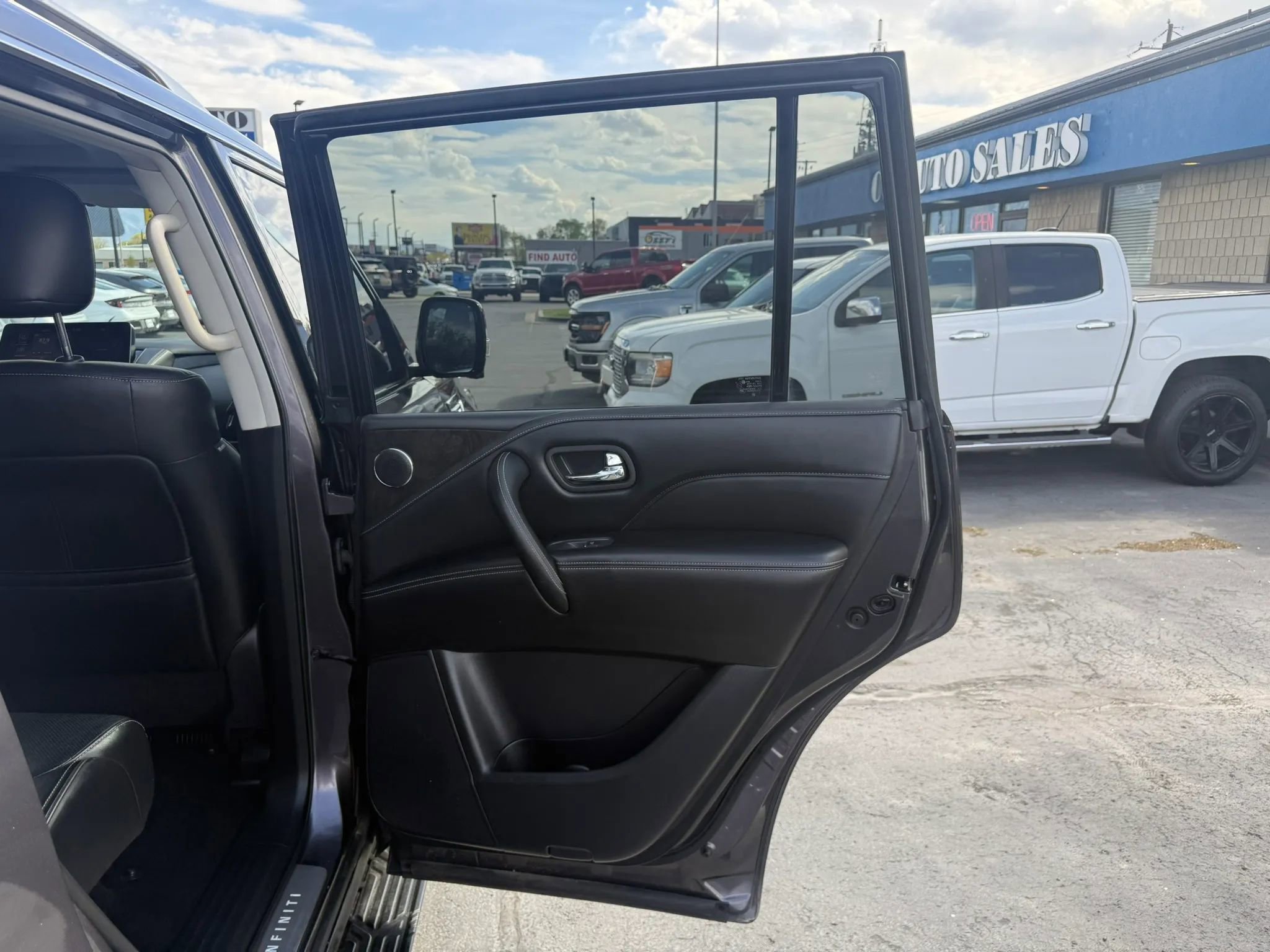 2023 INFINITI Qx80 Luxe