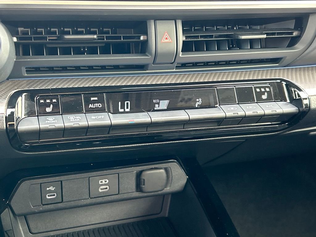 2025 Toyota Prius XLE