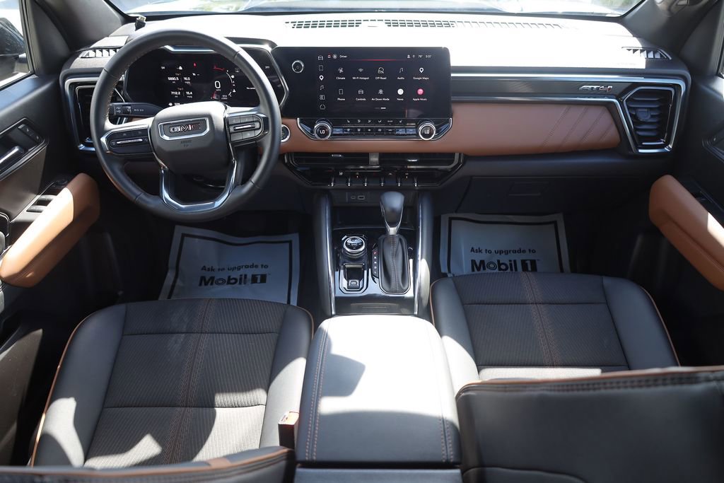 2025 GMC Canyon AT4