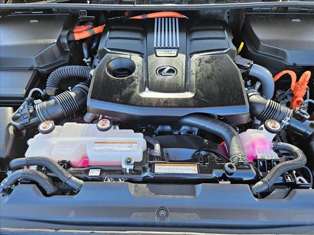 2025 Lexus LX 700h Luxury