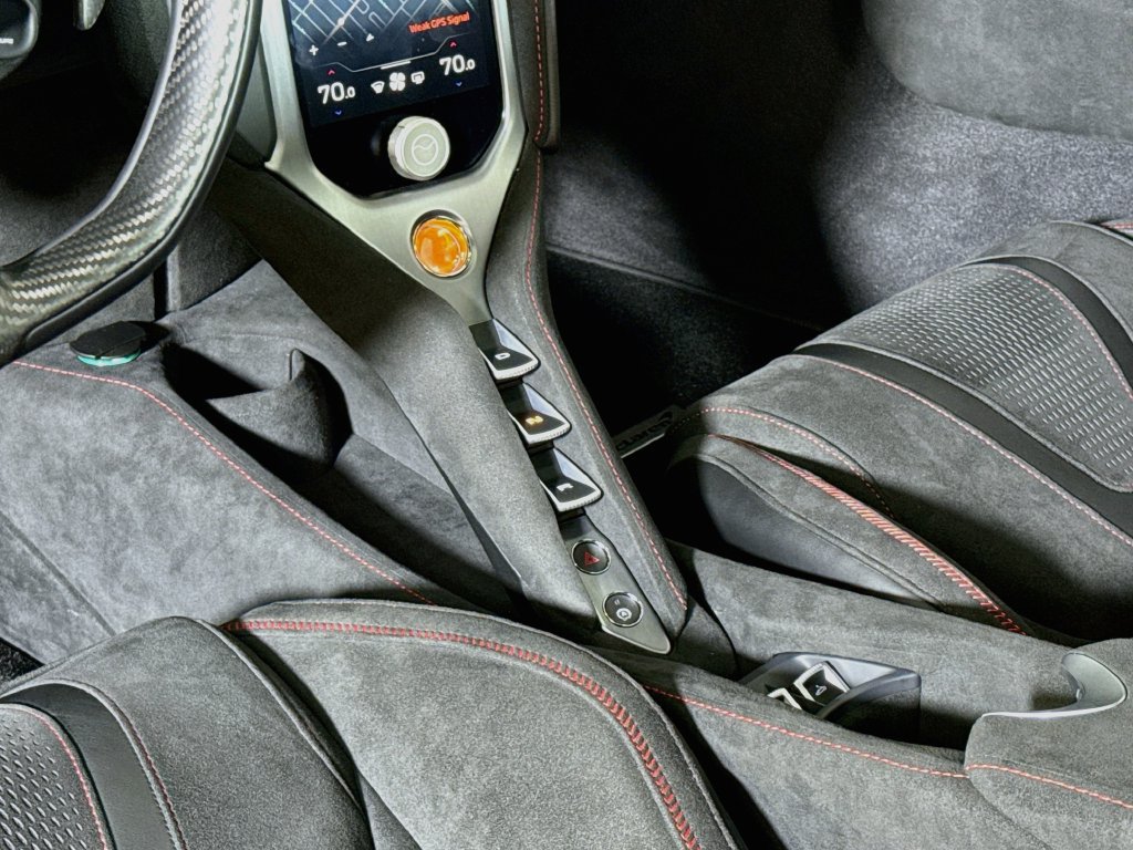 Used 2026 McLaren 750S Spider photo 14
