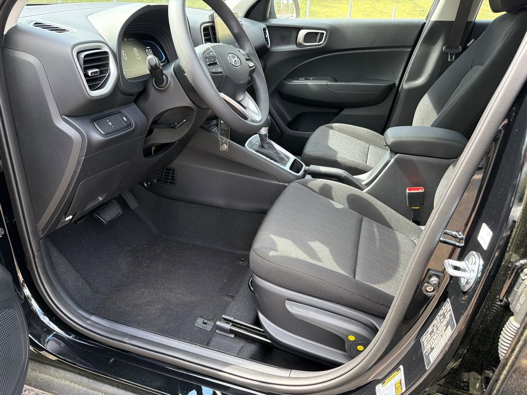 2026 Hyundai Venue SE