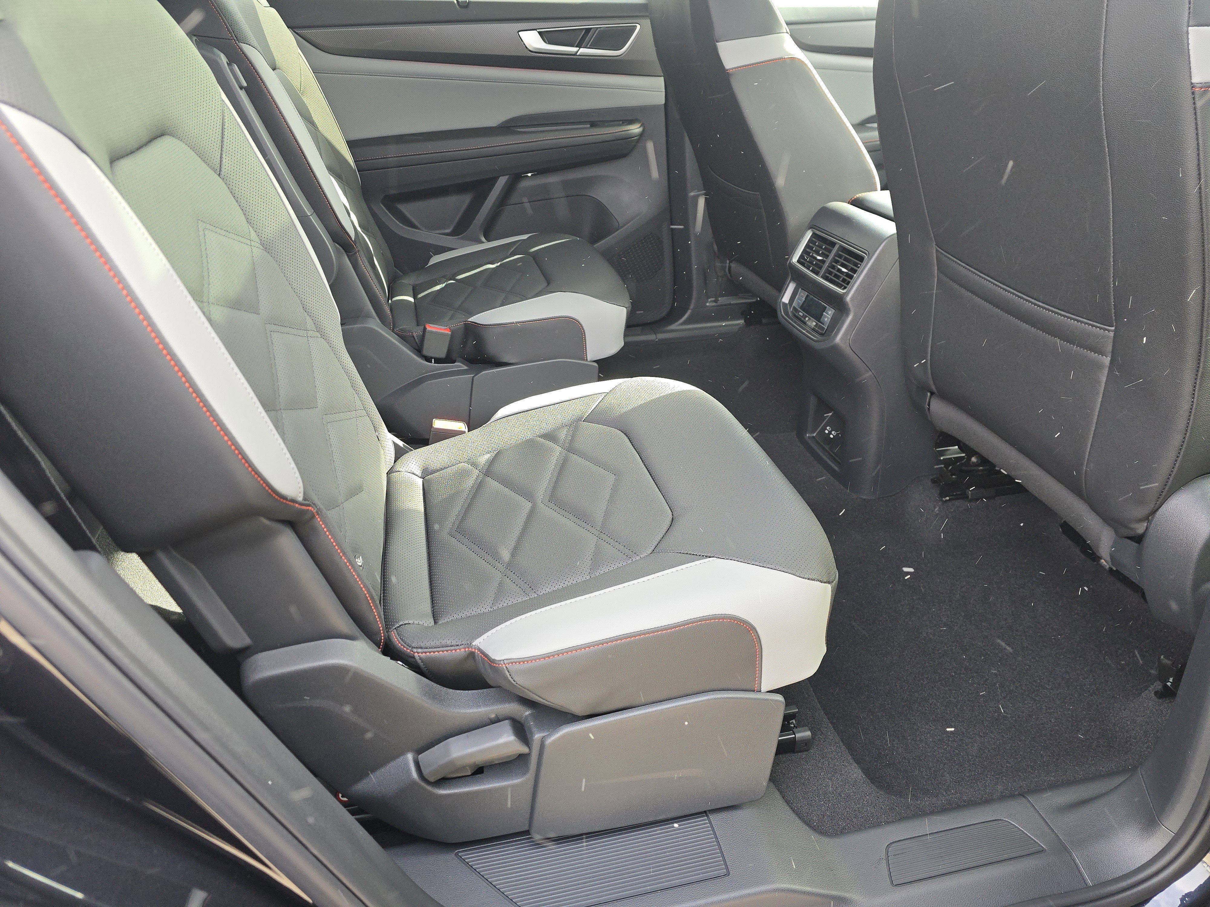 2026 Volkswagen Atlas Peak Edition