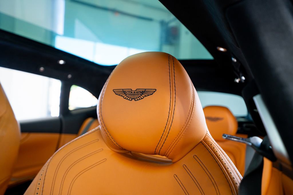 2021 Aston Martin DBX