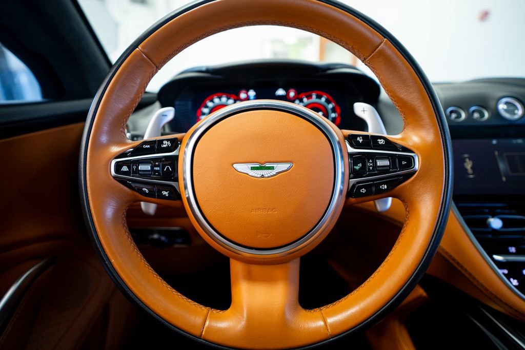 2021 Aston Martin DBX