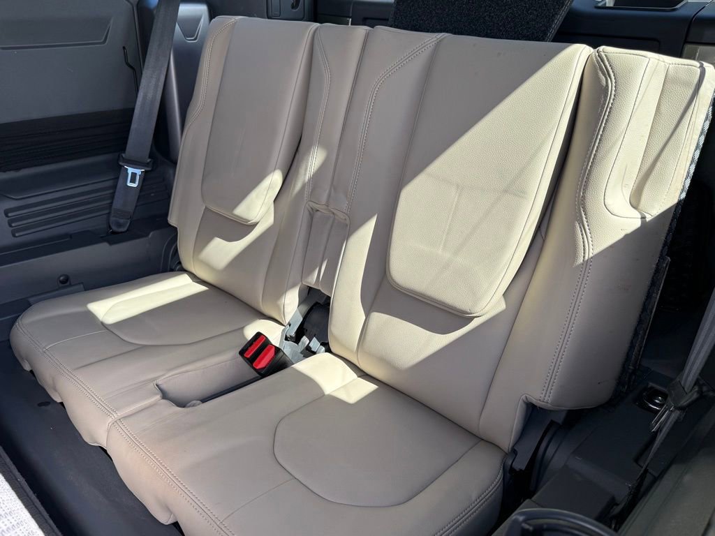 2023 Land Rover Defender 110 SE