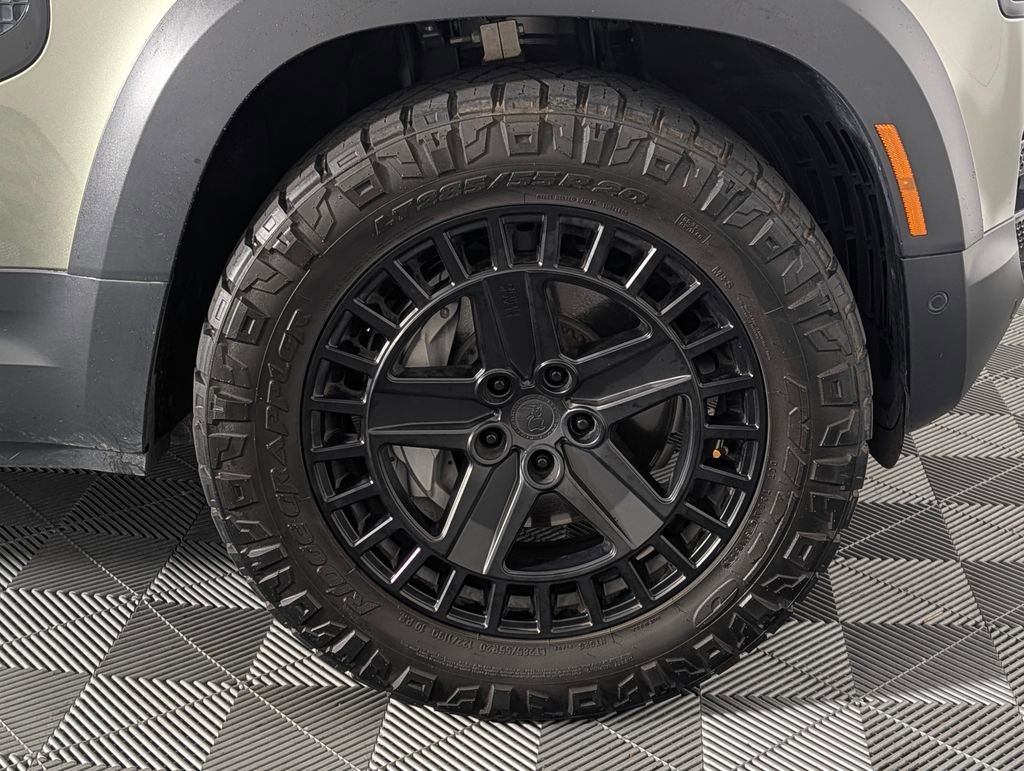 2022 Land Rover Defender 110 SE