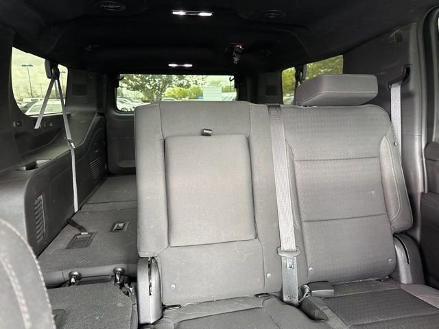 2023 Chevrolet Suburban LS