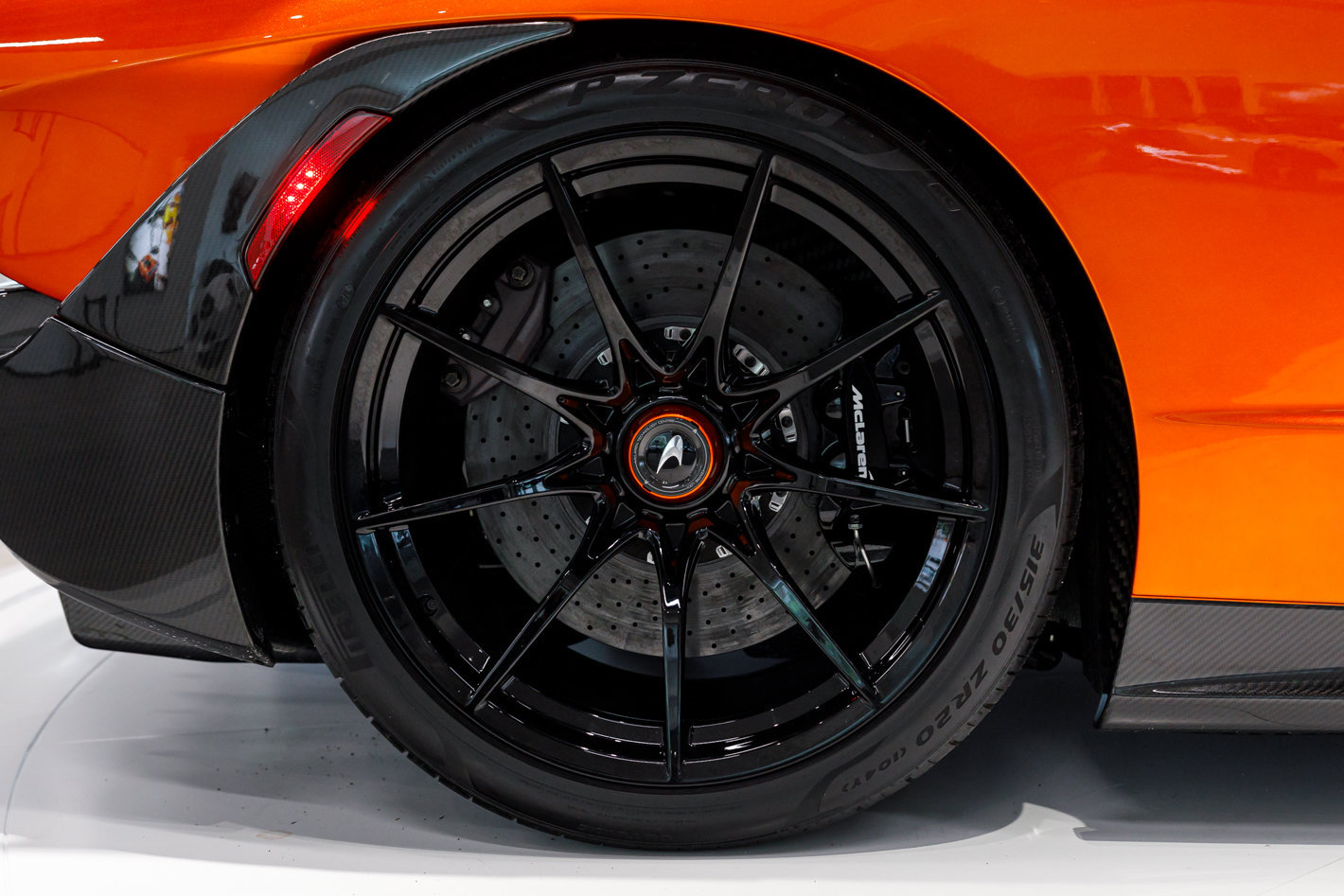 Used 2019 McLaren Senna photo 32