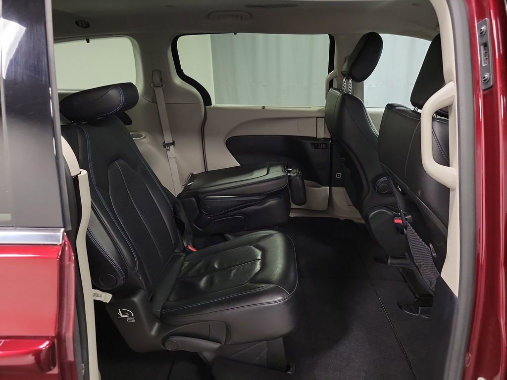 2021 Chrysler Pacifica Touring-L