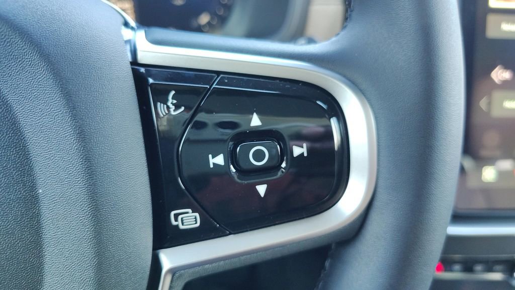 2026 Volvo Xc90 B6 Plus