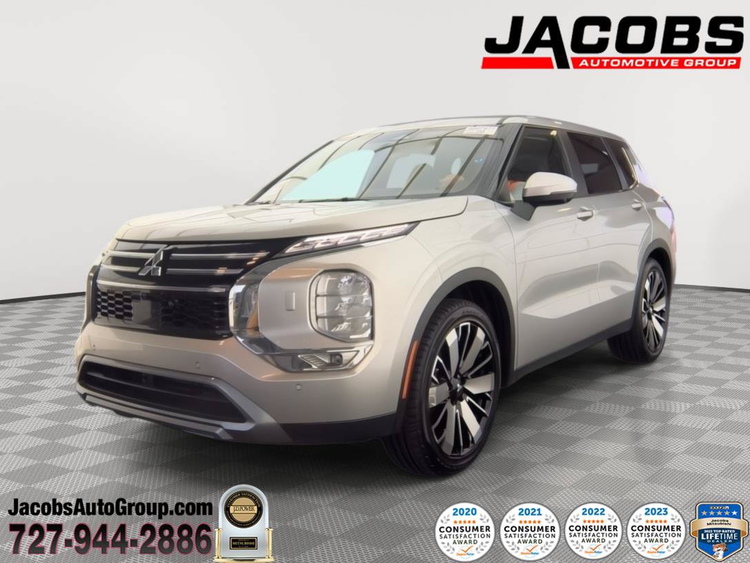 Used 2025 Mitsubishi Outlander SE