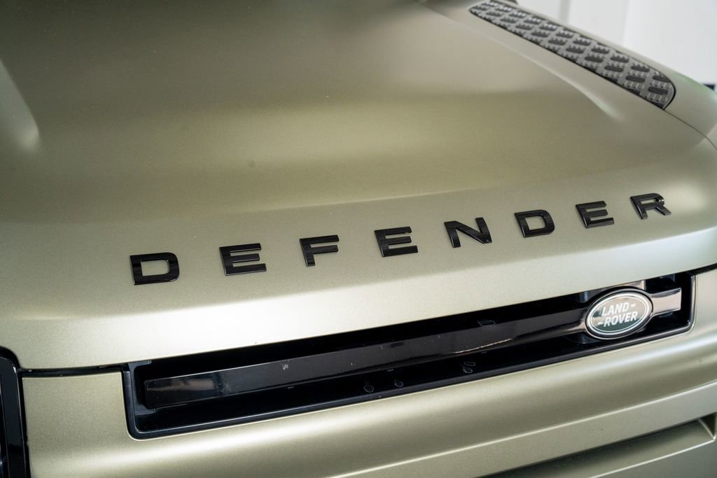 2020 Land Rover Defender 110 SE