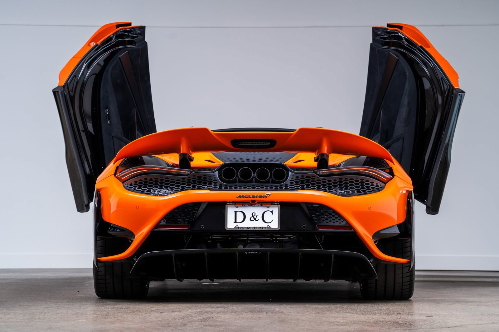 Used 2022 McLaren 765LT photo 9