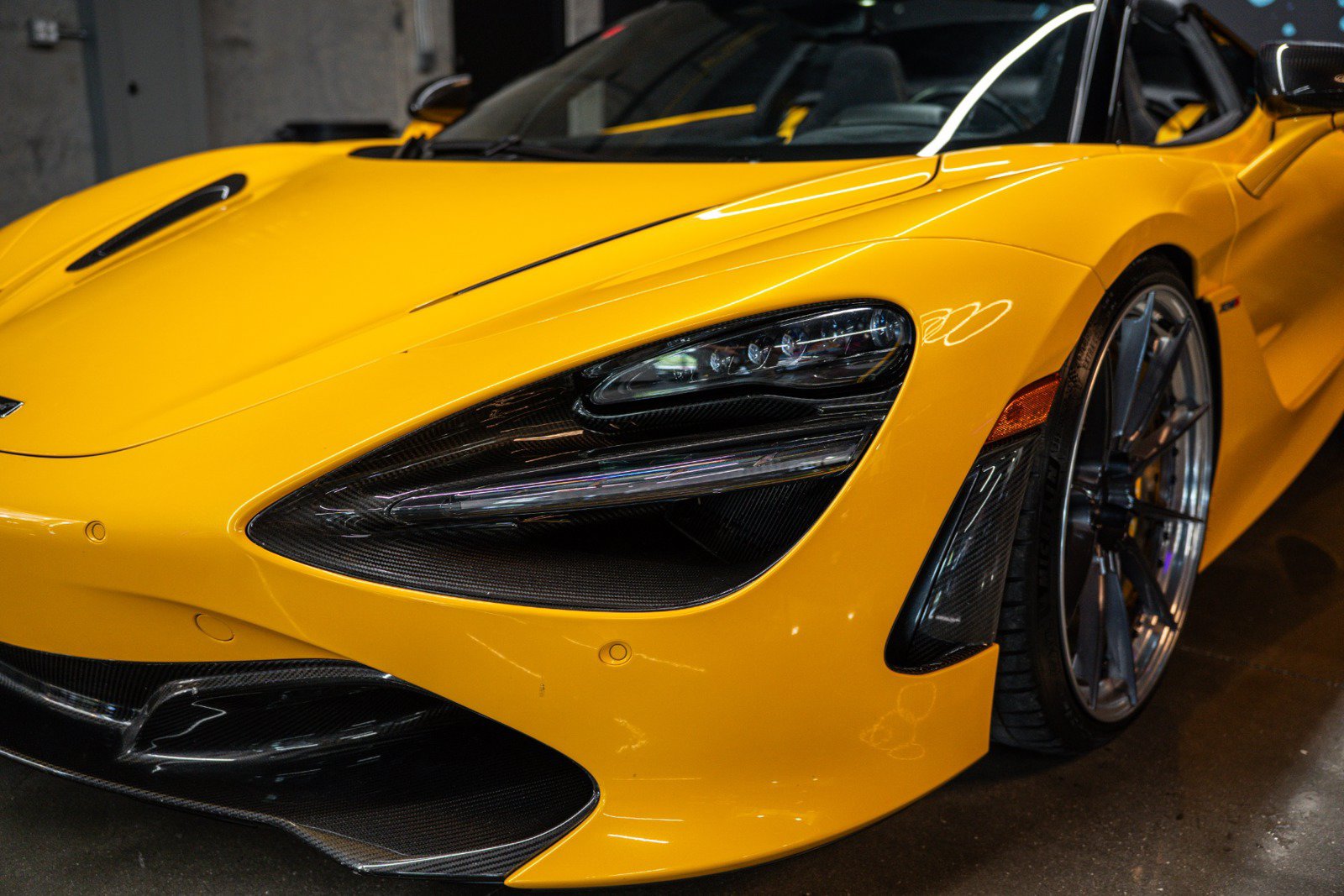 Used 2020 McLaren 720S Spider photo 9