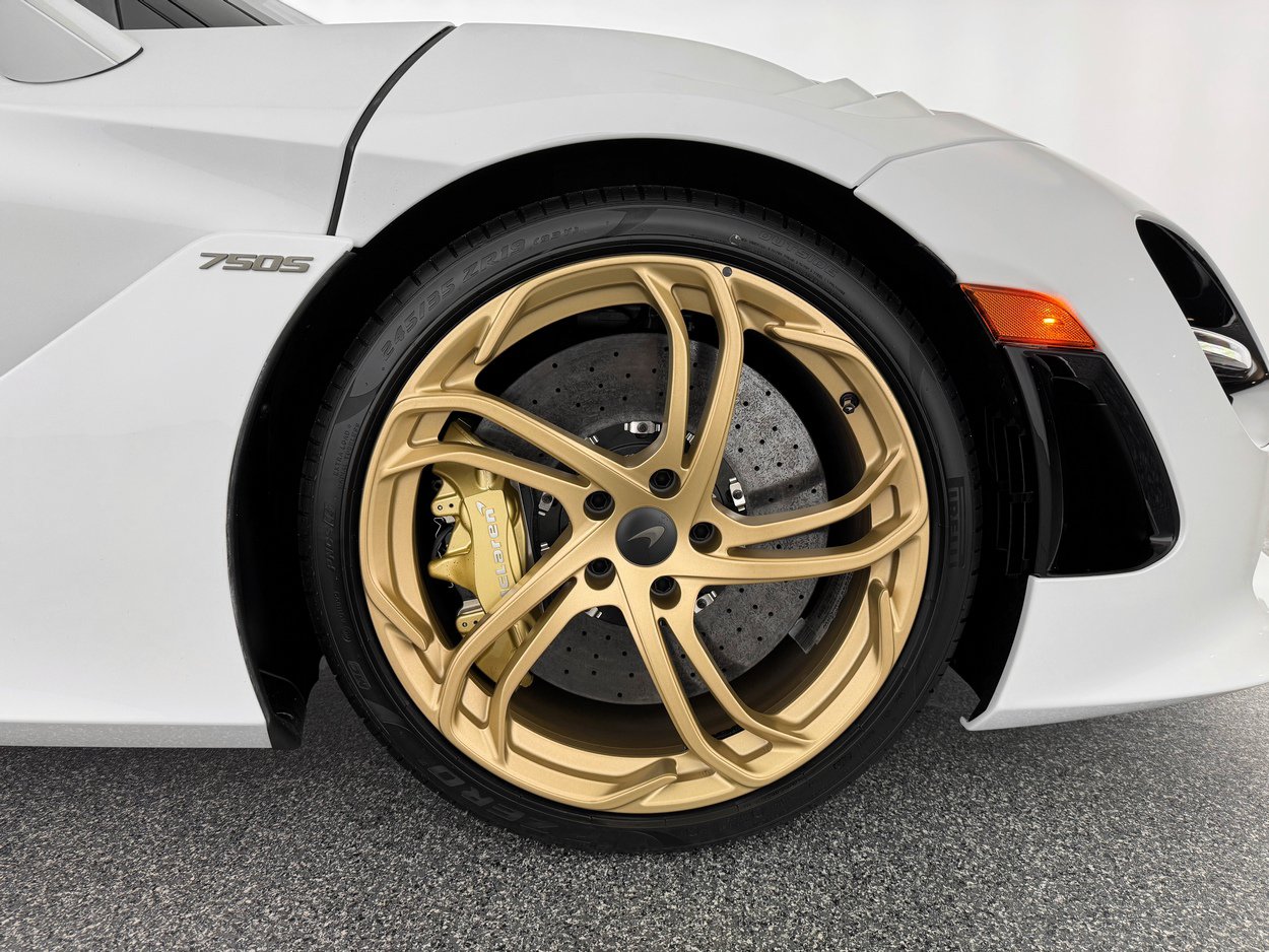 Used 2026 McLaren 750S photo 33