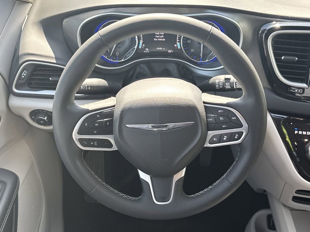 2024 Chrysler Pacifica Touring-L