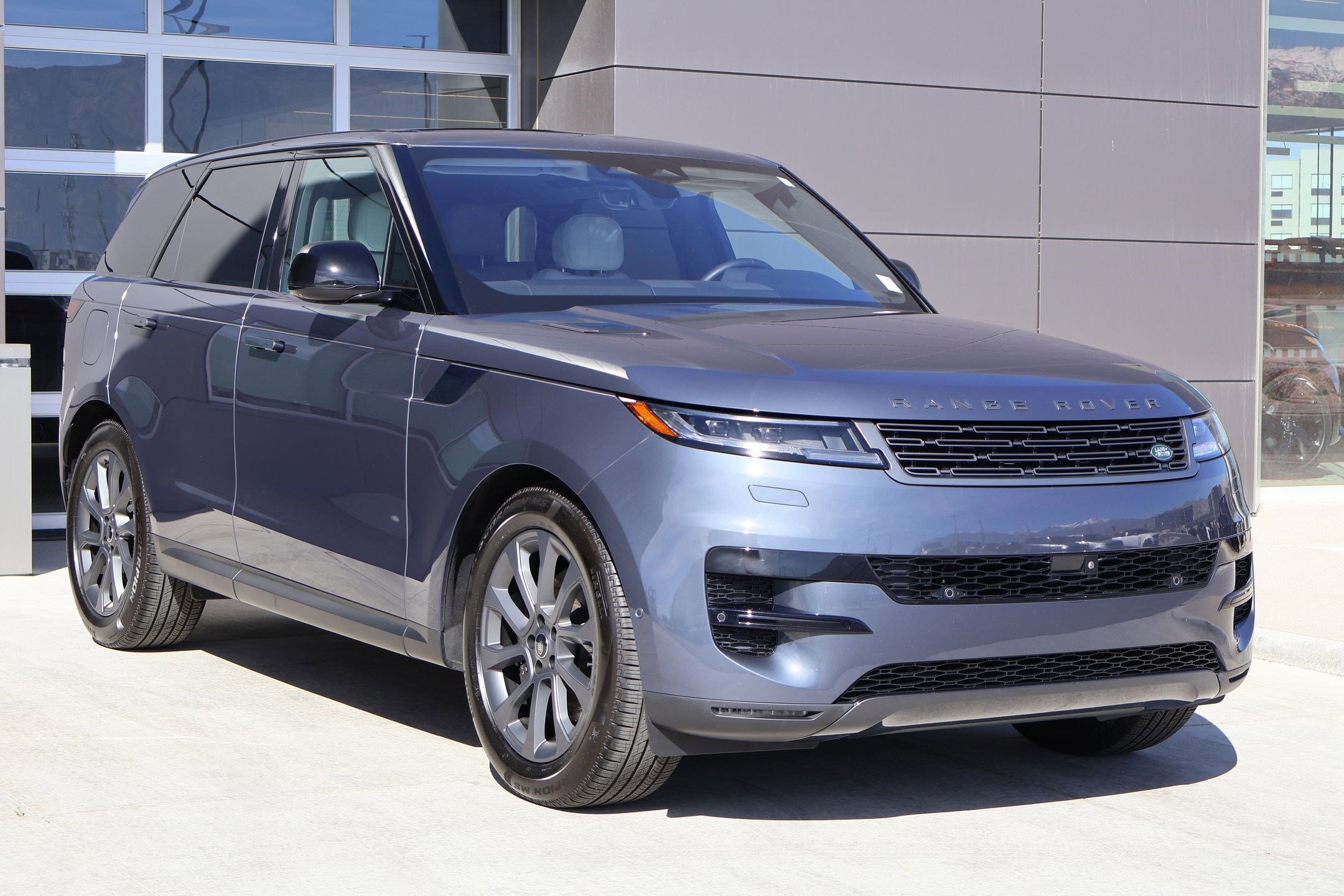 2023 Land Rover Range Rover Sport SE