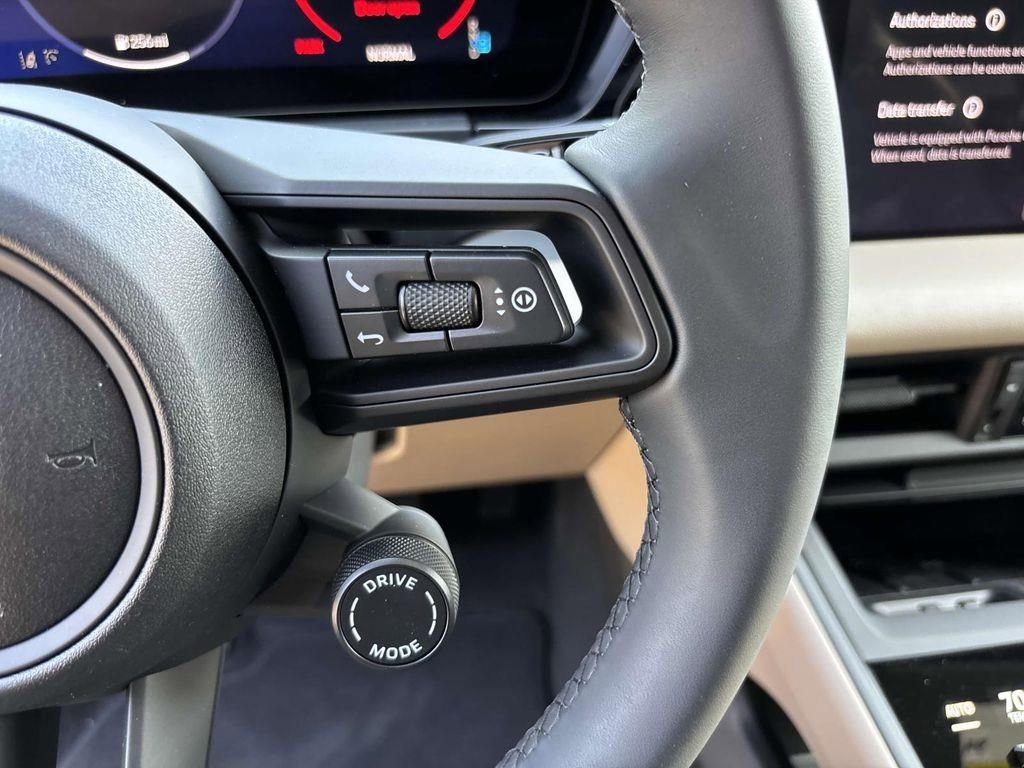 2025 Porsche Macan Electric