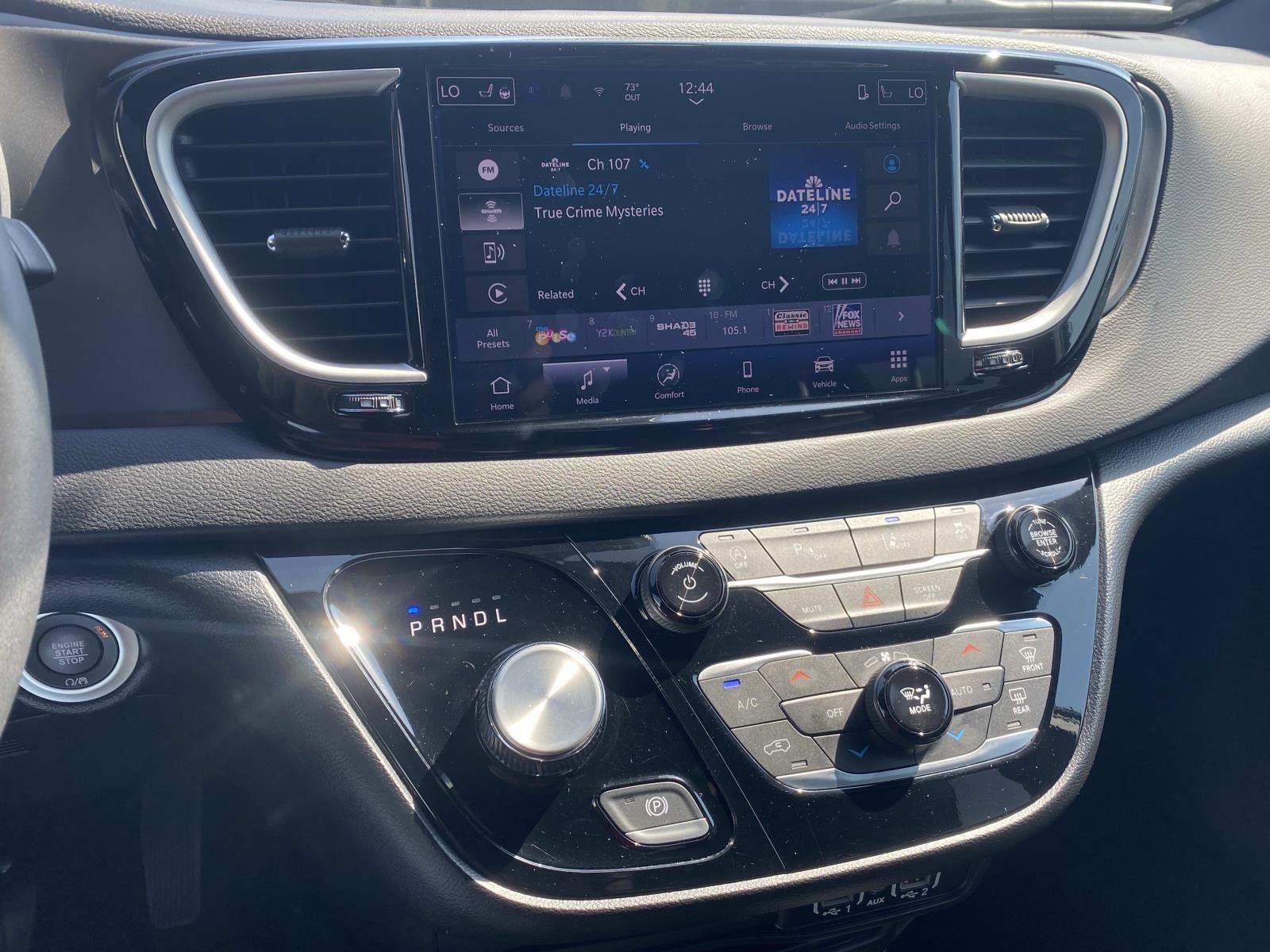 2025 Chrysler Pacifica Select