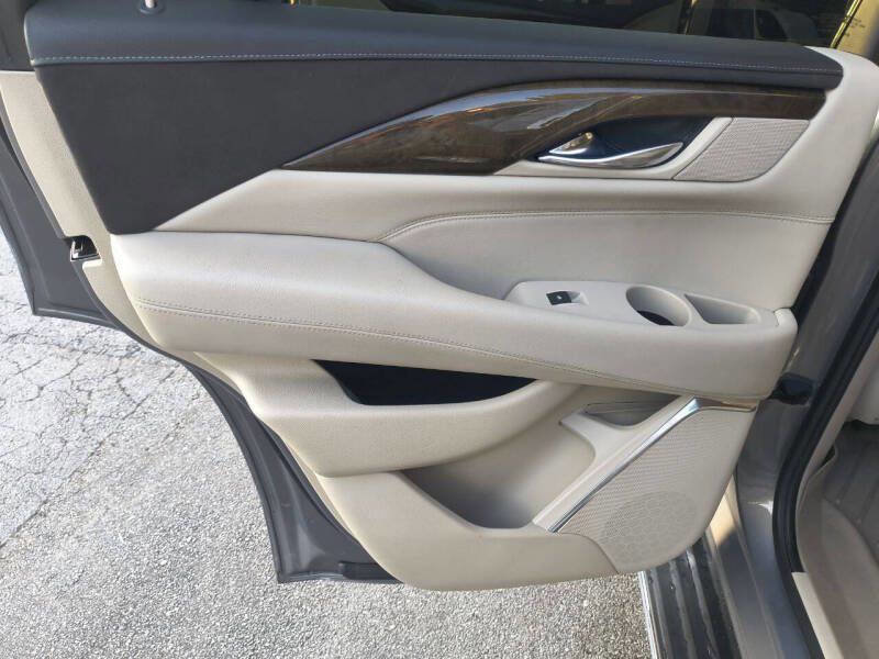 2018 Cadillac Escalade Luxury