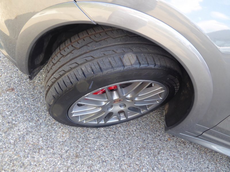 2014 Porsche Cayenne GTS