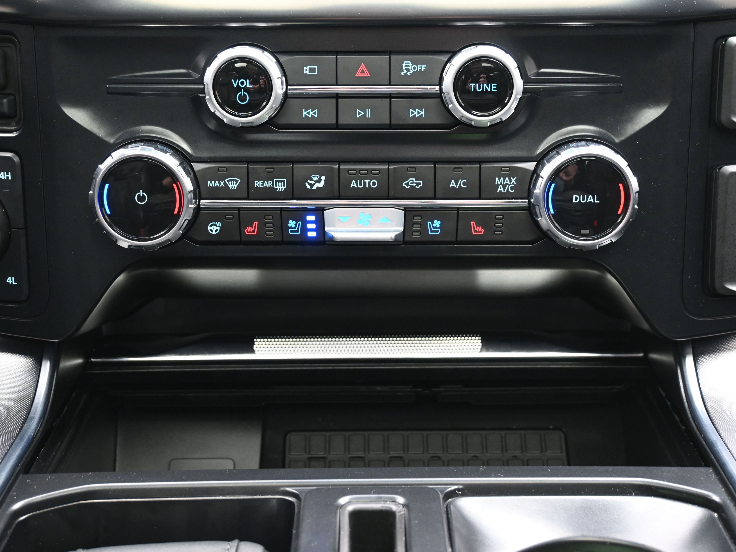 2025 Ford F150 Platinum