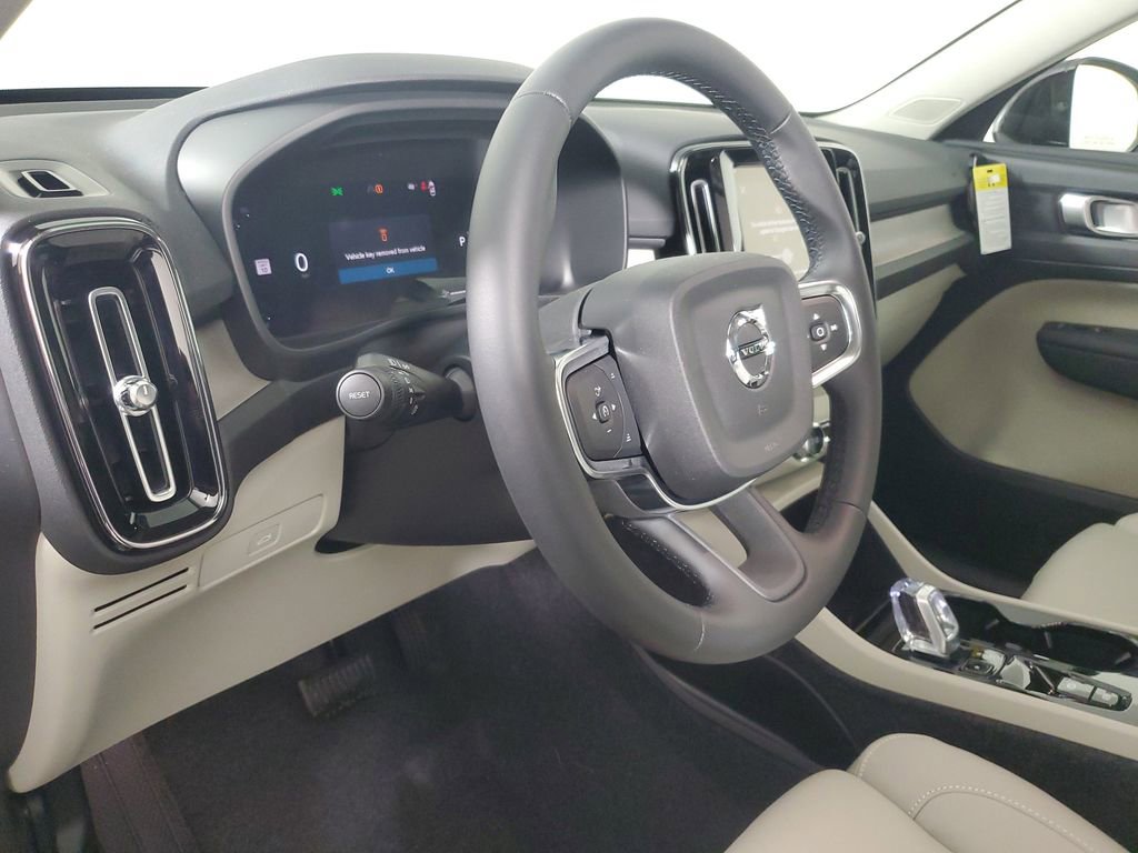 2026 Volvo Xc40 B5 Plus