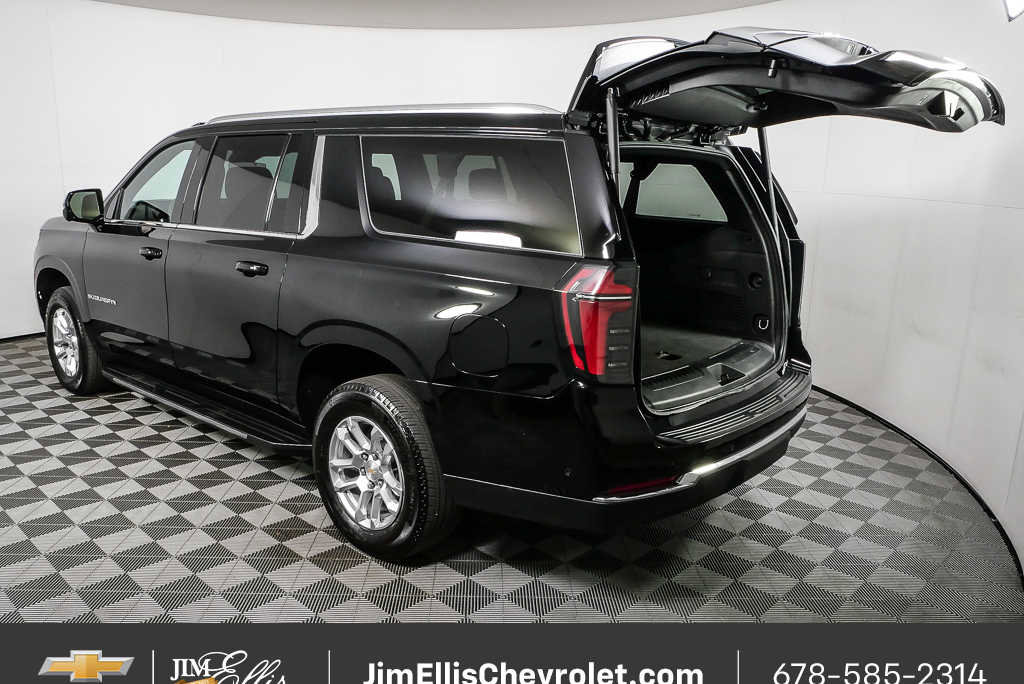 2025 Chevrolet Suburban LT