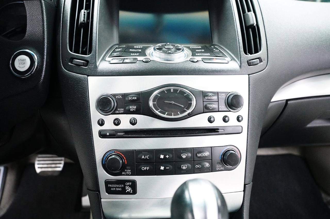 2015 INFINITI Q60 Journey