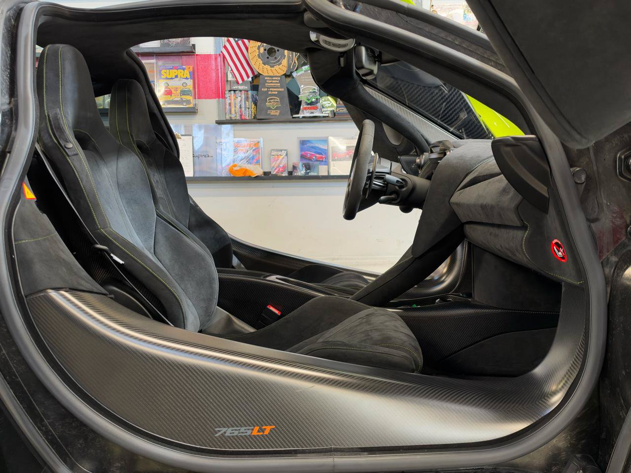 Used 2021 McLaren 765LT photo 24