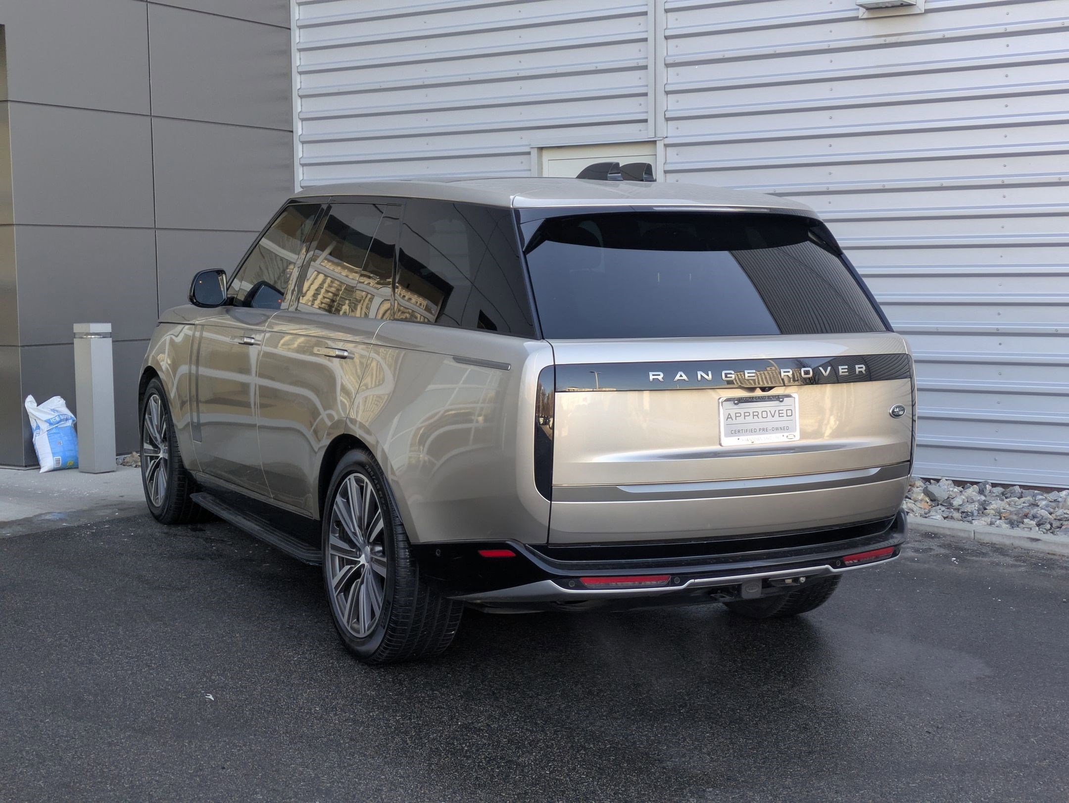 2023 Land Rover Range Rover SE