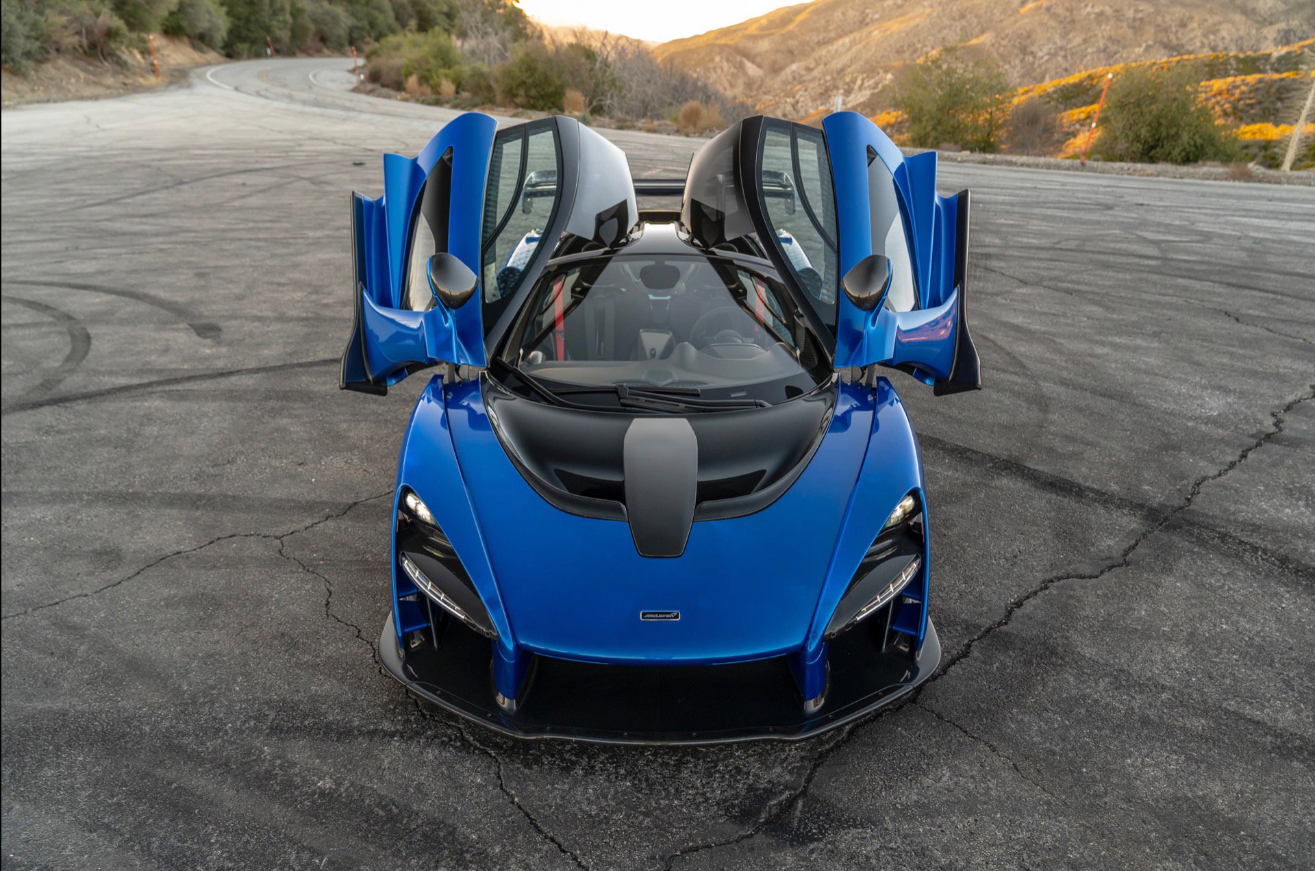Used 2019 McLaren Senna Coupe ULTRA RARE Only 1685 Mil photo 97