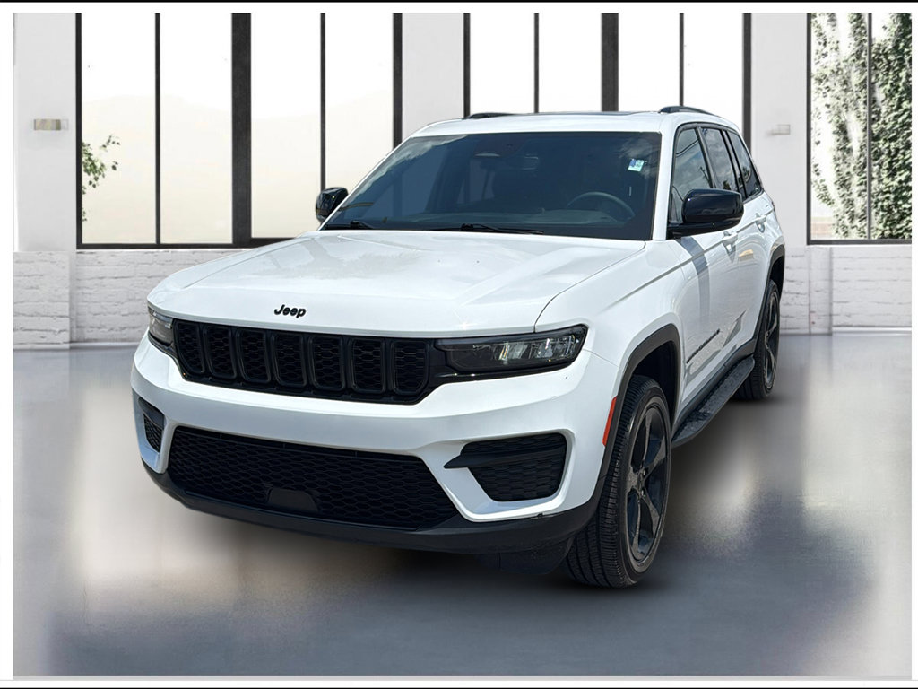 Used 2023 Jeep Grand Cherokee Altitude