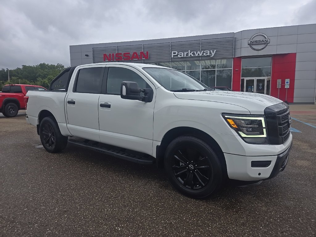 Used 2023 Nissan Titan SV w/ SV Convenience Package
