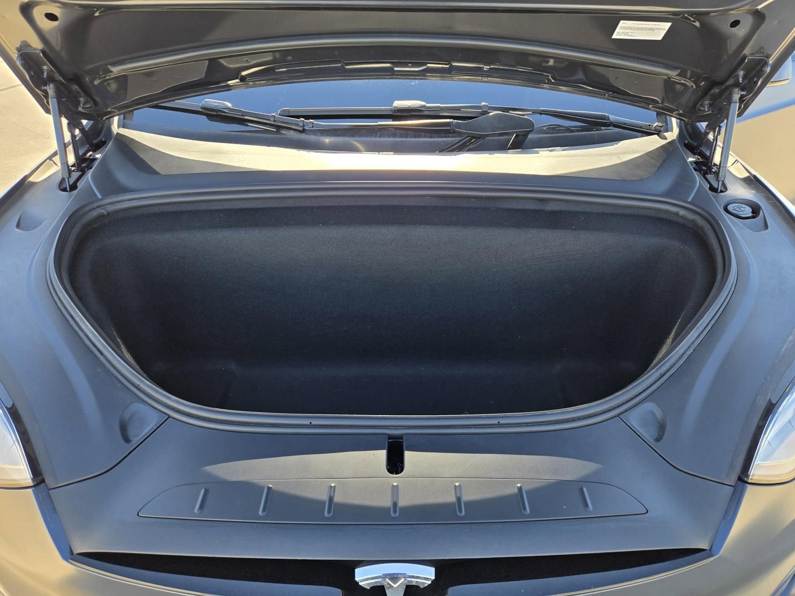 2022 Tesla Model X Plaid