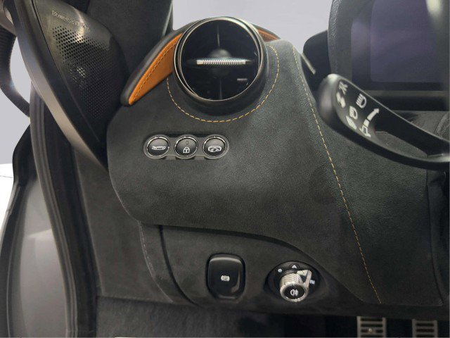 Used 2018 McLaren 720S Performance photo 49