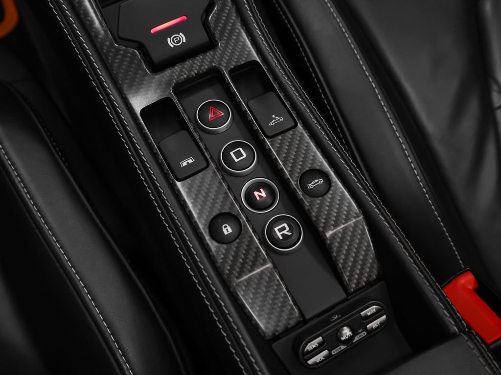 Used 2016 McLaren 675LT Spider photo 61