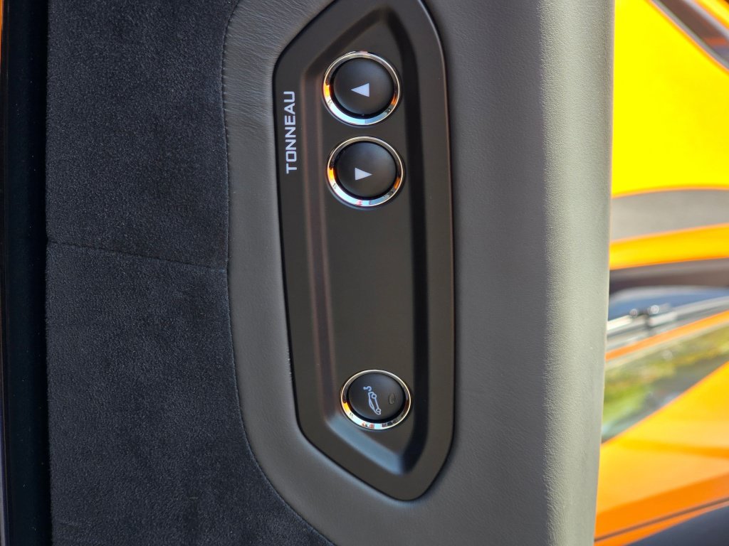 Used 2022 McLaren 720S Performance photo 33