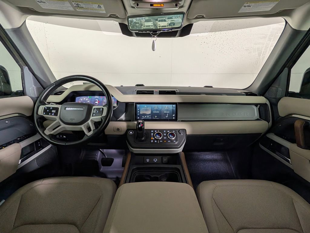 2022 Land Rover Defender 110 SE