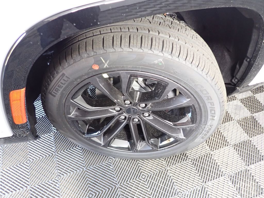 2026 Jeep Grand Wagoneer Summit